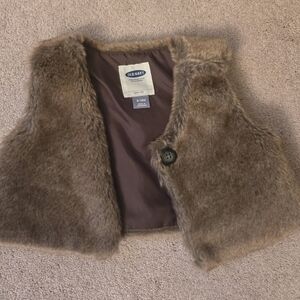 Baby Girls Faux Fur Vest Old Navy 6-12 months